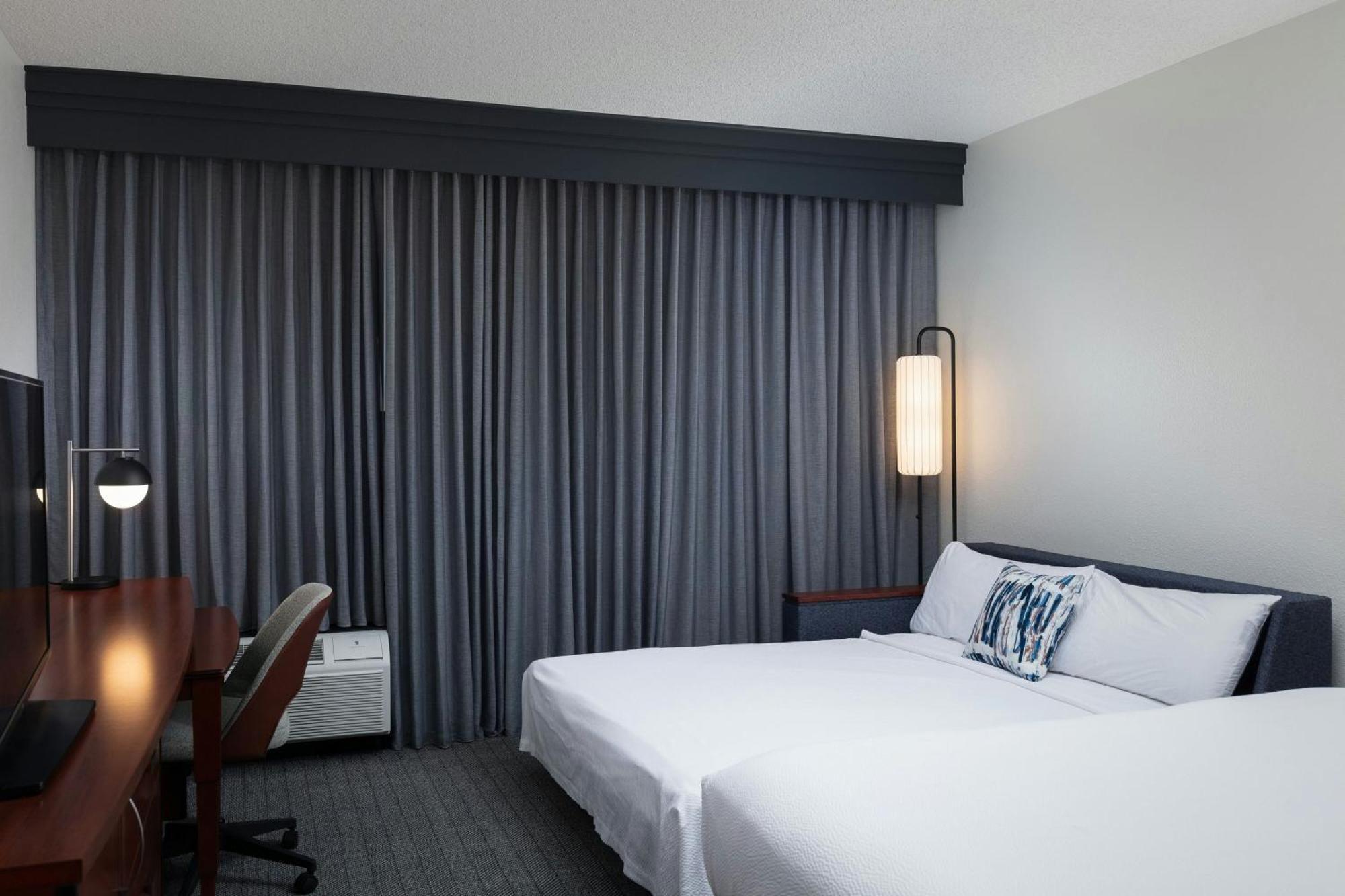 Courtyard By Marriott Denver Central Park Exteriér fotografie